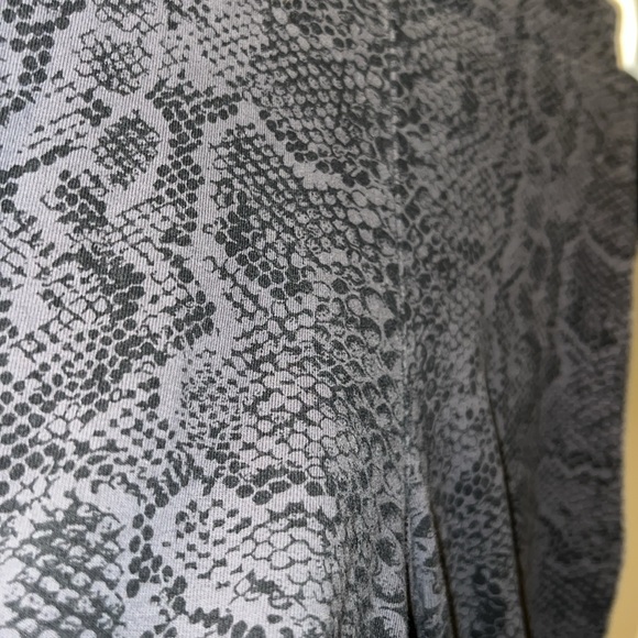 Detailed Leggings - Picture 3 of 4